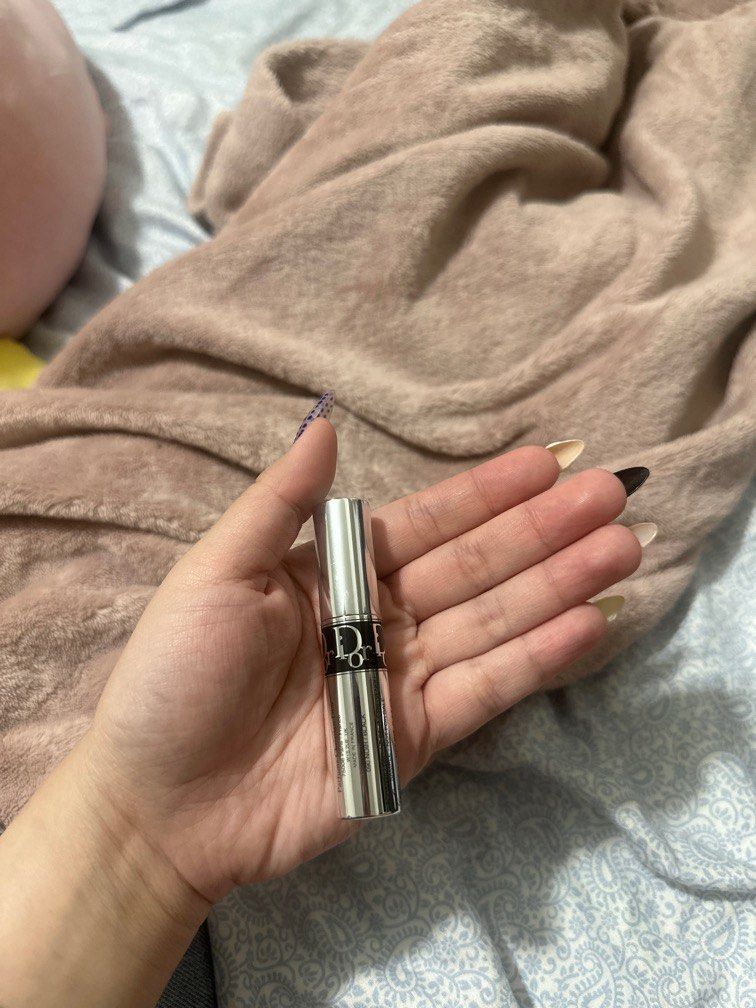 Dior Mini Mascara (Category: Makeup) located in Manila. Submitted by shobeshop_ (Listing ID 1385029192, Image 2). Description: Auth from dior sm moa never been used :) .