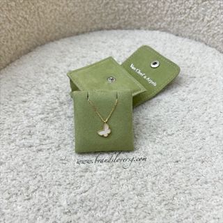 (Category: ) located in . Submitted by brands_lover (Listing ID 1384862601, Image 1). Description: .