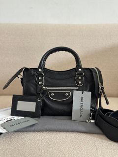 (Kategori: ) berada di . Dikirim oleh kiano_shoes2 (ID iklan 1384838268, Gambar 1). Deskripsi: .