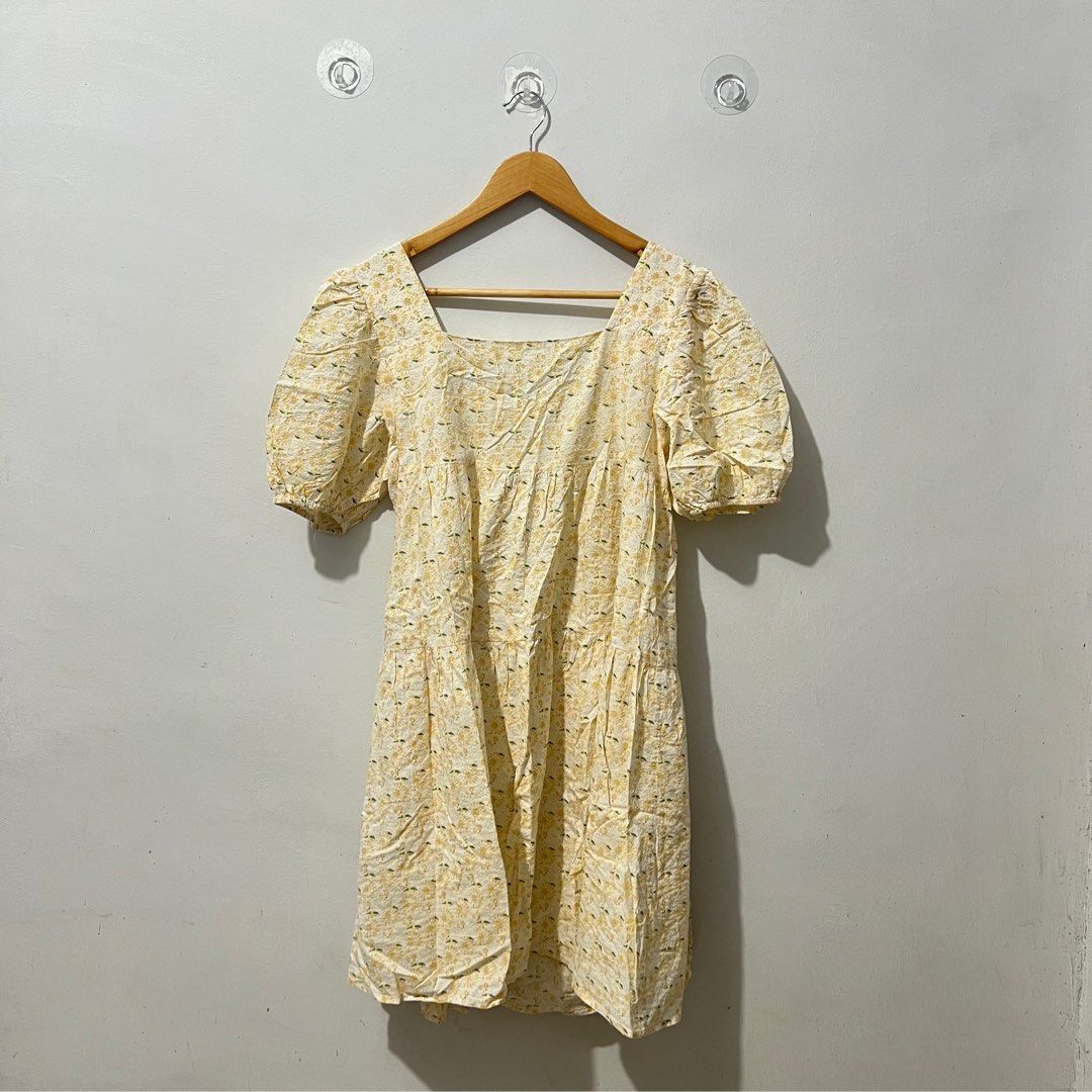 floral dress (Category: Dresses) located in Lucena. Submitted by macxi (Listing ID 1384953309, Image 1). Description: .
