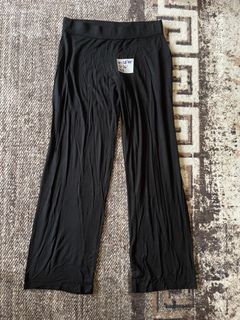 (Category: ) located in . Submitted by thriftbyaffizahelmi (Listing ID 1384902417, Image 1). Description: .