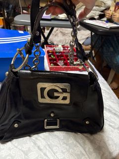 (Category: ) located in . Submitted by shopofashopaholic (Listing ID 1384936152, Image 1). Description: .