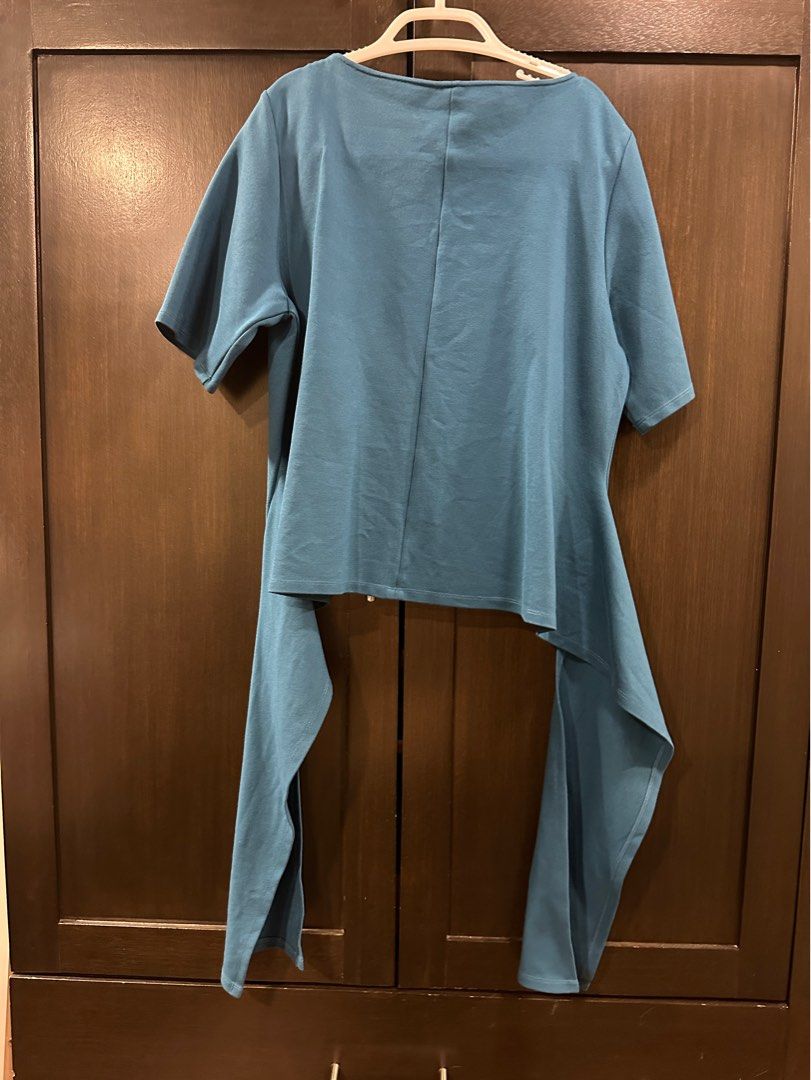 Harlan and holden blouse (Category: Blouses) located in Makati City. Submitted by declutterme19 (Listing ID 1385012061, Image 2). Description: .