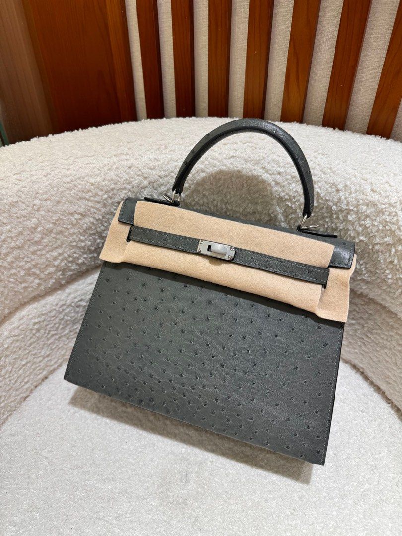 Hermes Kelly 25cm Ostrich Grey (Category: Luxury Bags & Wallets) located in Pasig City. Submitted by wmsbags_2 (Listing ID 1385029475, Image 1). Description: Available❗️ VIP HANDMADE ✅Perfect workmanship ✅Fully hand stitched ✅Fine stamp & Code ✅100% Hardware materials structured ✅Real Leather ✅We do deliver (any) ✅ or meet up ( metro manila area) ✅We shipp all nationwide ✅Complete Inclusion MODE OF PAYMENT 📌CREDIT CARD & Cash accepted 📌Gcash or