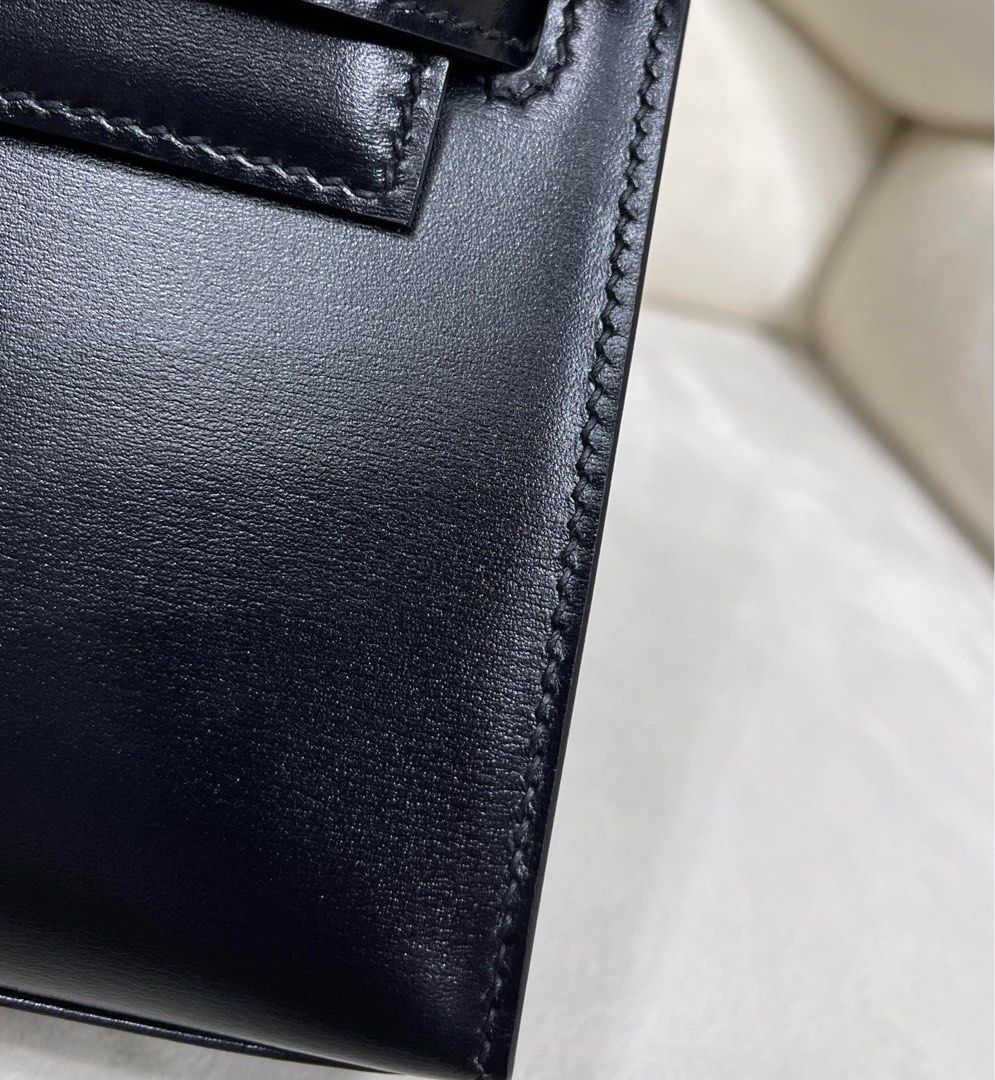 Hermes Kelly Pochette Box Black Palladium Hardware (Category: Luxury Bags & Wallets) located in Pasig City. Submitted by wmsbags_2 (Listing ID 1385028593, Image 2). Description: VIP HANDMADE ✅Perfect workmanship ✅Fully hand stitched ✅Fine stamp & Code ✅100% Hardware materials structured ✅Real Leather ✅We do deliver (any) ✅ or meet up ( metro manila area) ✅We shipp all nationwide ✅Complete Inclusion MODE OF PAYMENT 📌CREDIT CARD & Cash accepted 📌