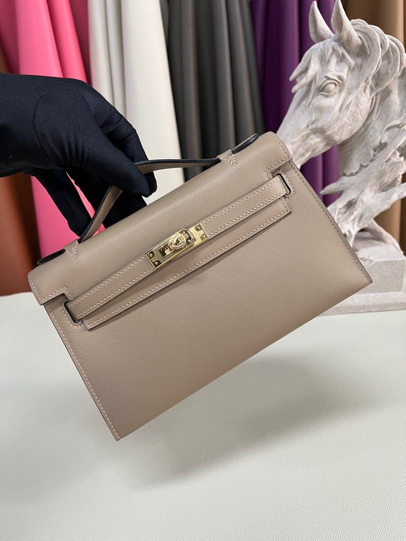 Hermes Kelly Pochette Swift Beige (Category: Luxury Bags & Wallets) located in Pasig City. Submitted by wmsbags_2 (Listing ID 1385028474, Image 1). Description: VIP HANDMADE ✅Perfect workmanship ✅Fully hand stitched ✅Fine stamp & Code ✅100% Hardware materials structured ✅Real Leather ✅We do deliver (any) ✅ or meet up ( metro manila area) ✅We shipp all nationwide ✅Complete Inclusion MODE OF PAYMENT 📌CREDIT CARD & Cash accepted 📌Gcash or Bank tra