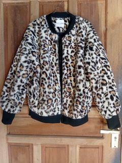 (Kategori: ) berada di . Dikirim oleh preloved_aubrey (ID iklan 1384849853, Gambar 1). Deskripsi: .