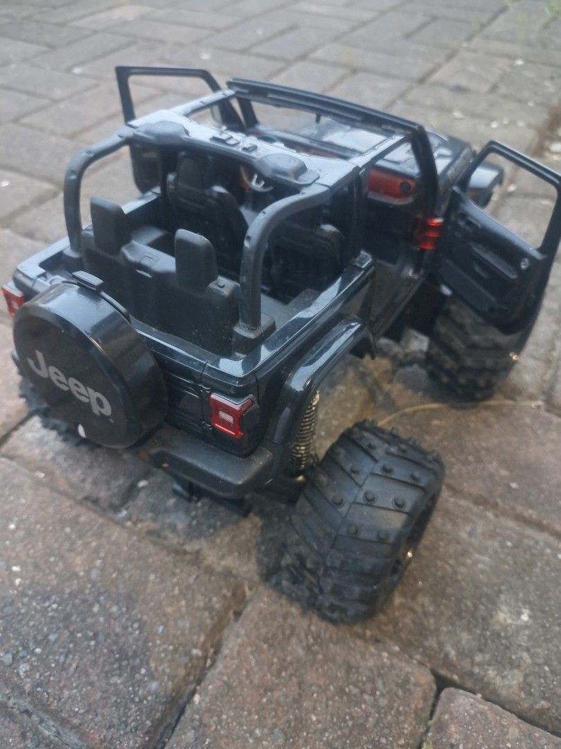 Jeep Rubicon 1/14 scale (Category: Remote Control Toys) located in Las Pinas. Submitted by the_recycle_shop (Listing ID 1384955401, Image 3). Description: big size no.remote control selling as is not tested.
