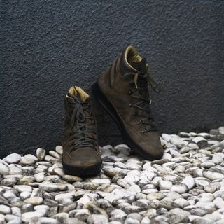 (Kategori: ) berada di . Dikirim oleh theshoedrop.id (ID iklan 1385025367, Gambar 1). Deskripsi: .
