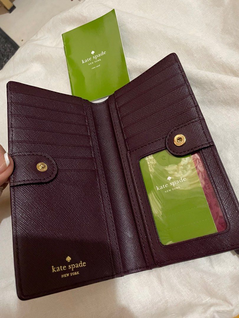 Kate Spade Wallet (Category: Luxury Bags & Wallets) located in Angeles City. Submitted by gelyyy.taps (Listing ID 1385007612, Image 3). Description: 💼 Kate Spade Wallet/Card holder Original & Authentic 💯 Bought/padala from US 📦 Brand new, good condition ✨ Ph only MOP: Gcash/Maya/Gotyme/Bank transfer + shipping fee (shouldered by buyer) MOD: JRS/JNT Dm if interested 🤍 Can provide more pics.