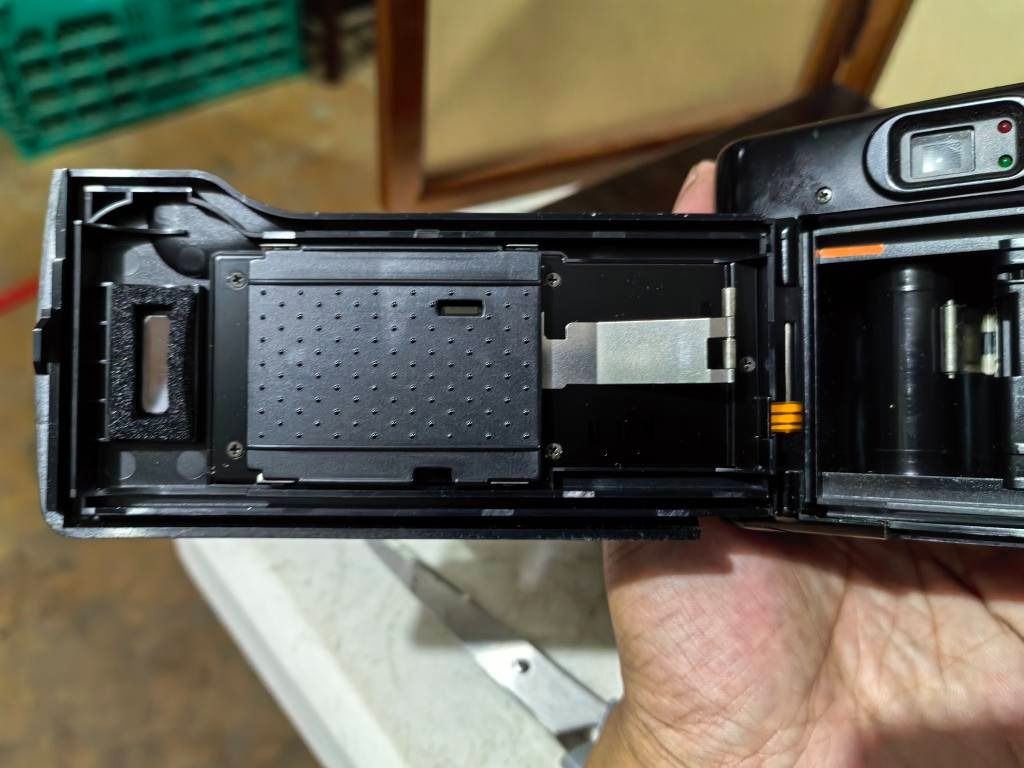 Kyocera Zoomtec 90 Compact Camera (Category: Cameras) located in Cebu City. Submitted by dudes_villanueva (Listing ID 1384842175, Image 1). Description: Kyocera Zoomtec 90 📌Also known as Yashica Zoomtec 90 or Yashica Zoom Image 90. This is a 35mm film autofocus compact camera manufactured by Kyocera, first appearing around 1990. 📌Condition: Not Working. No response to new battery. Battery terminal is clean. Selling as is. Battery not included F