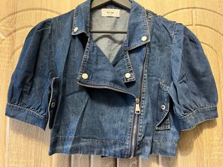 (Category: ) located in . Submitted by shopthisstuff (Listing ID 1384982131, Image 1). Description: .