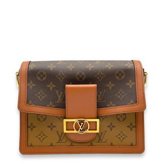 (Category: ) located in . Submitted by carousellluxury (Listing ID 1384910783, Image 1). Description: .