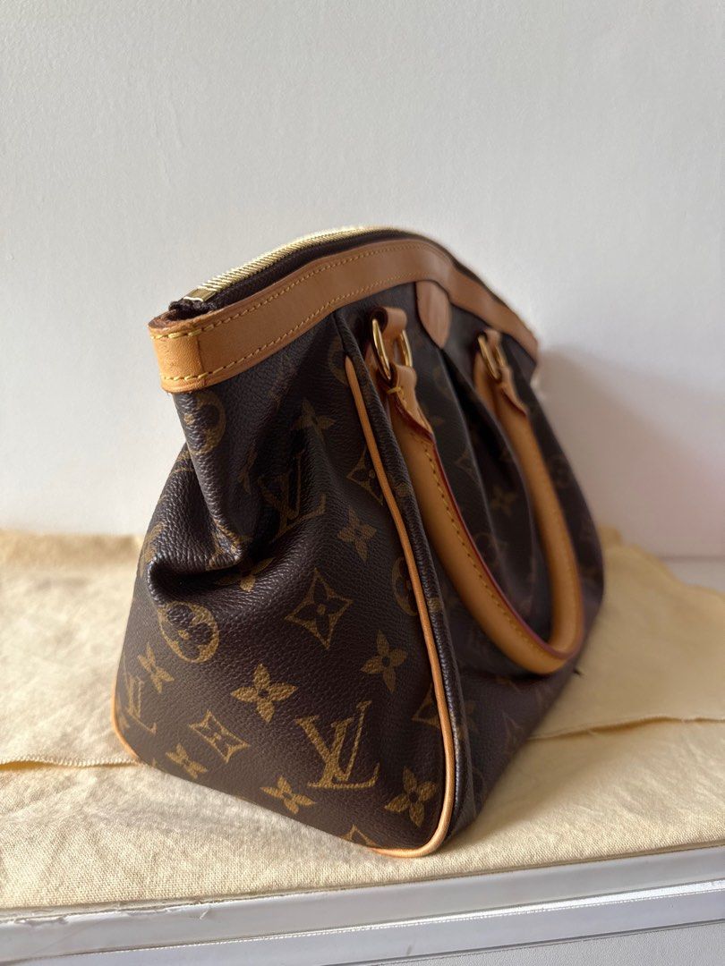 LV Tivoli PM (Category: Luxury Bags & Wallets) located in Cebu City. Submitted by simplyjoyce (Listing ID 1384904273, Image 3). Description: Preloved LV Tivoli PM size with dustbag Very good condition No smell 39,800php Cebu City onhand.