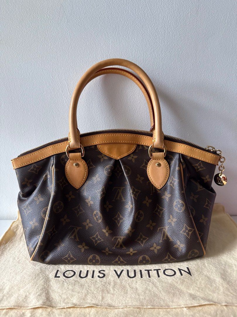 LV Tivoli PM (Category: Luxury Bags & Wallets) located in Cebu City. Submitted by simplyjoyce (Listing ID 1384904273, Image 2). Description: Preloved LV Tivoli PM size with dustbag Very good condition No smell 39,800php Cebu City onhand.