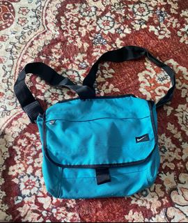 (Category: ) located in . Submitted by HANIFSHOP (Listing ID 1384886047, Image 1). Description: .