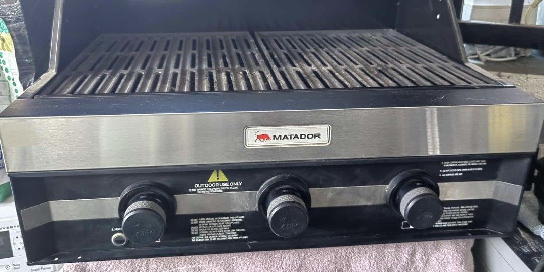 Matador Gas BBQ (Category: BBQ, Grills & Hotpots) located in Taytay. Submitted by mikz_1303 (Listing ID 1384879365, Image 1). Description: Matador Gas BBQ Almost new 3 Burner Size: 70cm L x 57cm W From.New Zealand Pick up in Taytay.