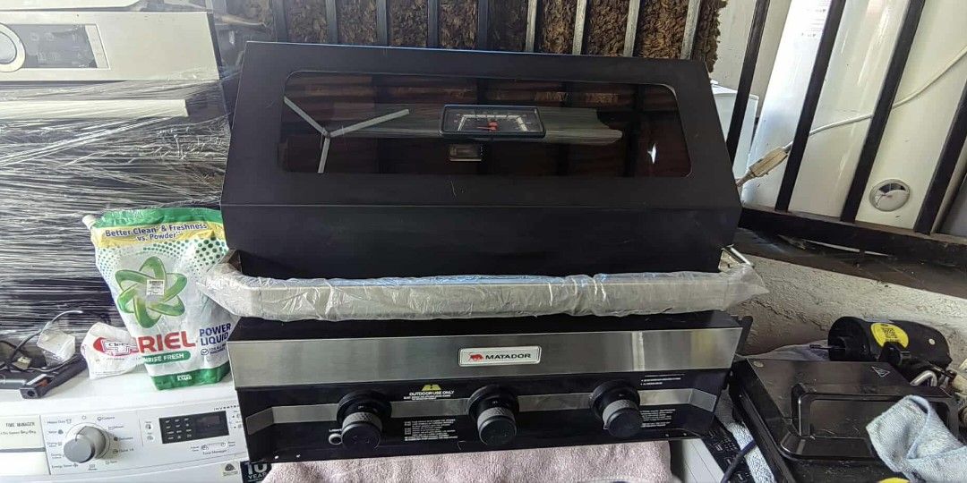 Matador Gas BBQ (Category: BBQ, Grills & Hotpots) located in Taytay. Submitted by mikz_1303 (Listing ID 1384879365, Image 3). Description: Matador Gas BBQ Almost new 3 Burner Size: 70cm L x 57cm W From.New Zealand Pick up in Taytay.