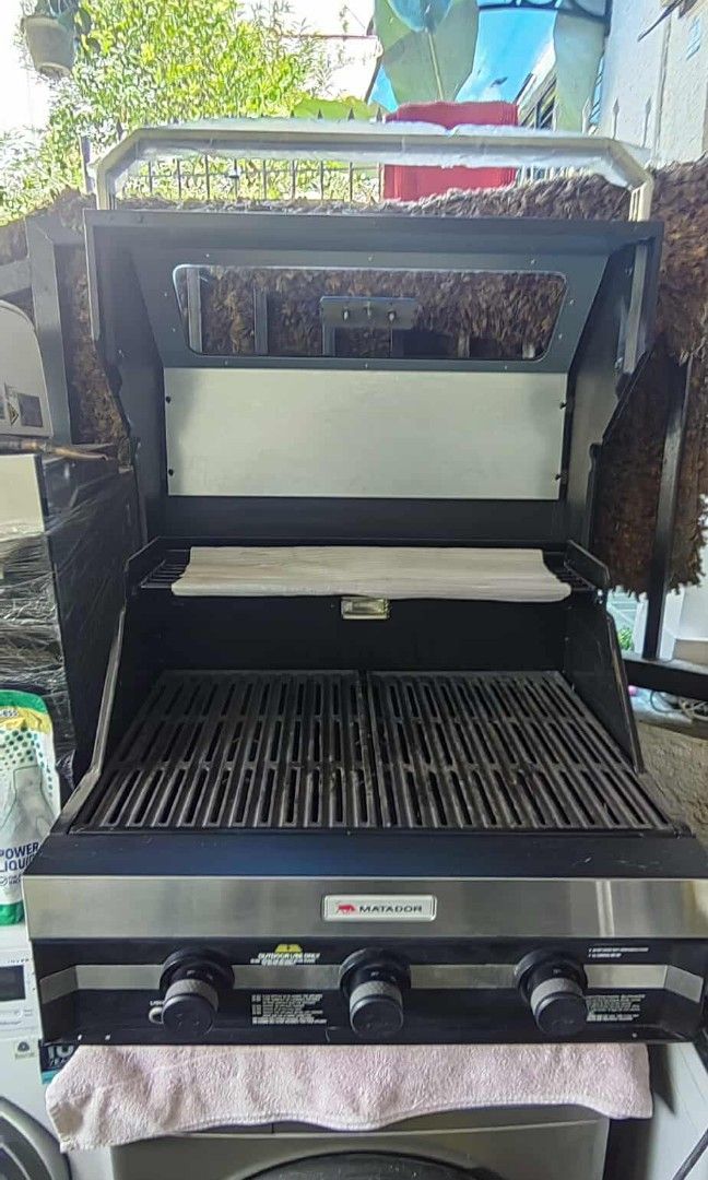 Matador Gas BBQ (Category: BBQ, Grills & Hotpots) located in Taytay. Submitted by mikz_1303 (Listing ID 1384879365, Image 2). Description: Matador Gas BBQ Almost new 3 Burner Size: 70cm L x 57cm W From.New Zealand Pick up in Taytay.