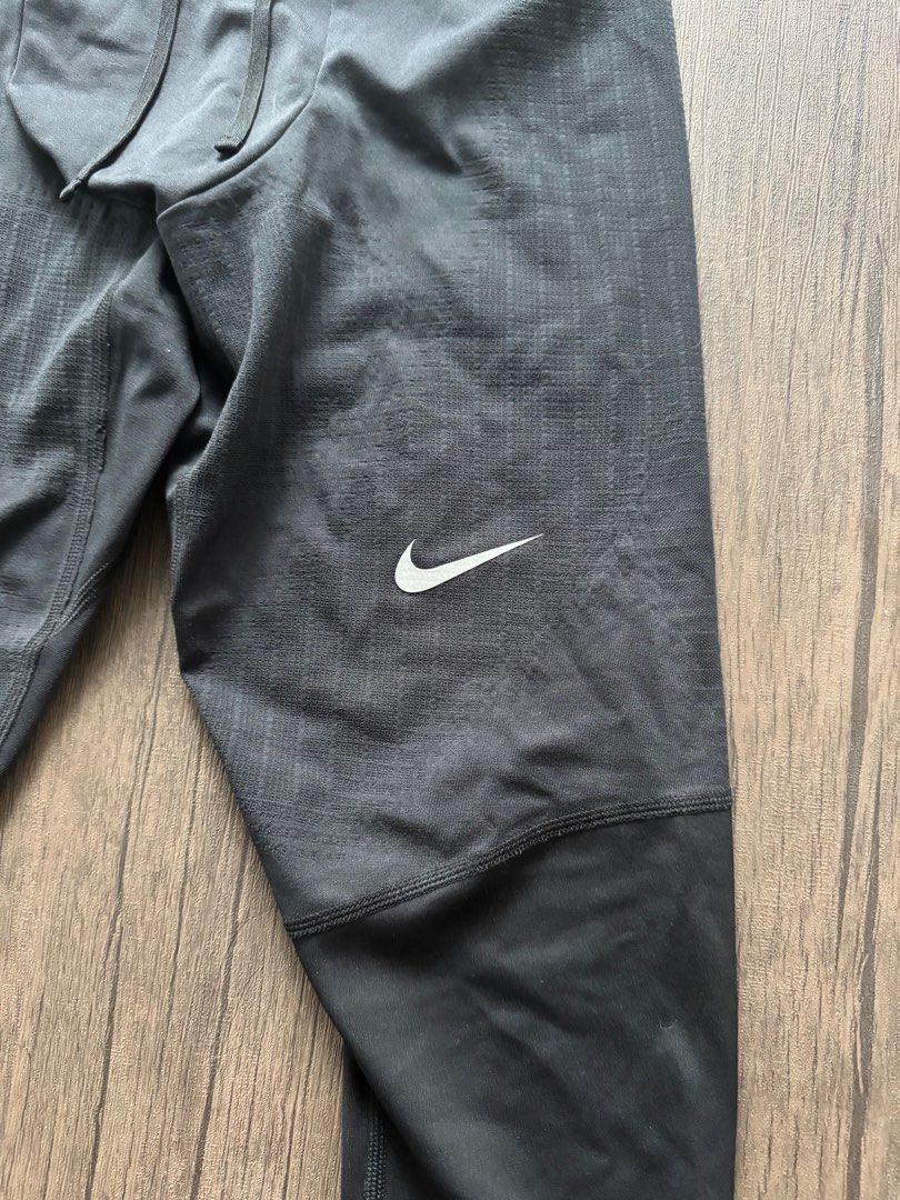 Nike Running Compression Pants (Category: Activewear) located in Manila. Submitted by handoverfist (Listing ID 1384949313, Image 2). Description: Bought for over 3k php Running tights Back pocket .