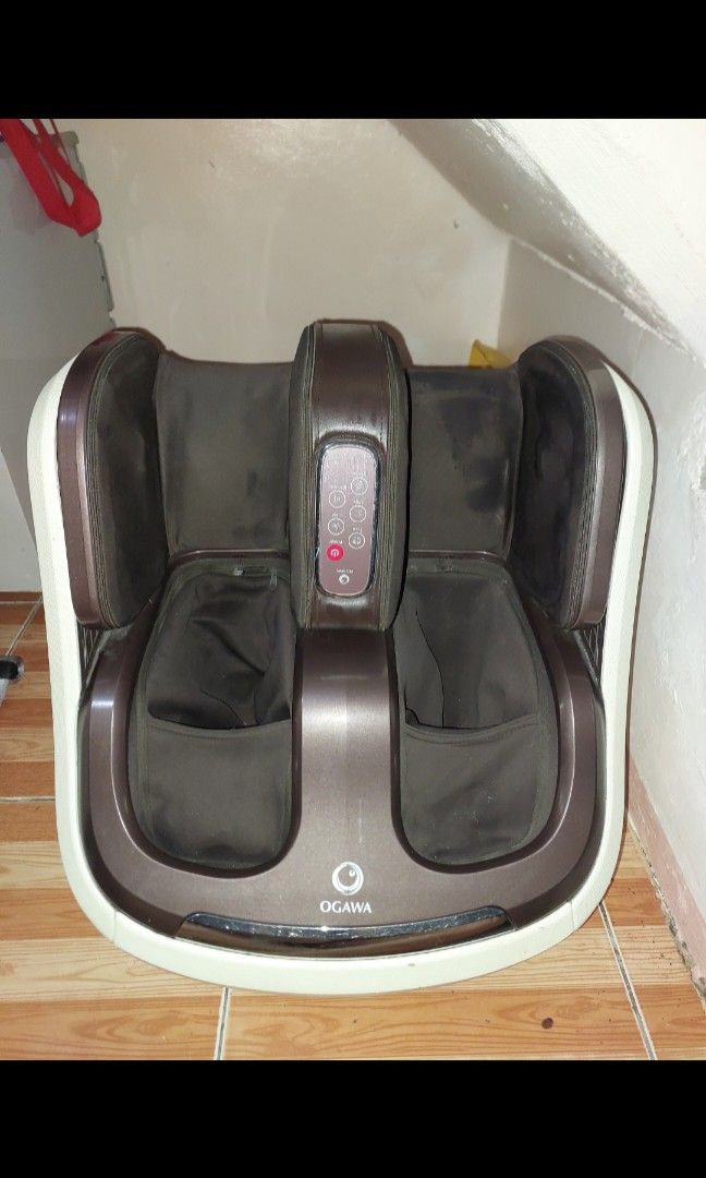 OGAWA OMKNEE FOOT MASSAGER (Category: Massage Devices) located in Paranaque City. Submitted by well.loved_pre.loved (Listing ID 1195523477, Image 3). Description: Selling our Preloved Ogawa Foot & Leg Massager. Very good condition. Working perfectly well. RFS: Upgrading to massage chair *slightly negotiable * *shipping fee is charge to buyer * Please manage your expectations when buying preloved items. Location : Paranaque.