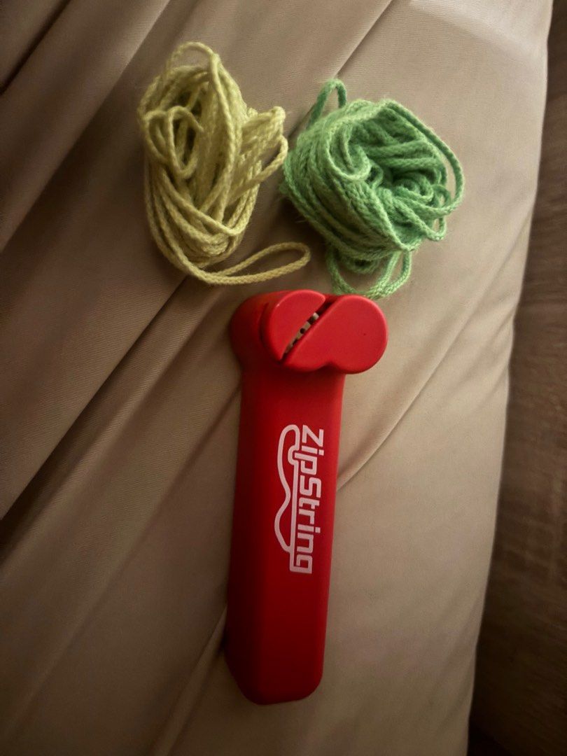 Original zipstring (Category: Interactive Toys) located in Singapore. Submitted by jgfhtbvydrtj (Listing ID 1385005147, Image 1). Description: Selling original zipstring from duedsperfect is very fun to play wuth when you are bored if u want a example vd how to play wuth can text😄.