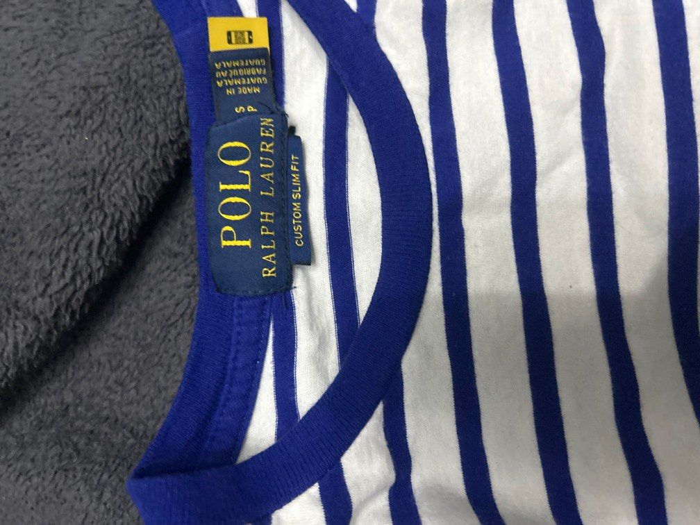 POLO RALPH LAUREN (Category: Tshirts & Polo Shirts ) located in Bacoor. Submitted by daniel2128 (Listing ID 1385005794, Image 3). Description: Polo Ralph Lauren Slim fit size small only one small hole barely noticeable and no stains comfortable use .