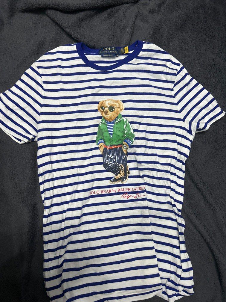 POLO RALPH LAUREN (Category: Tshirts & Polo Shirts ) located in Bacoor. Submitted by daniel2128 (Listing ID 1385005794, Image 1). Description: Polo Ralph Lauren Slim fit size small only one small hole barely noticeable and no stains comfortable use .