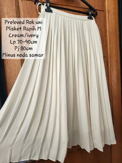 (Kategori: ) berada di . Dikirim oleh alsea.clothing (ID iklan 1384869920, Gambar 1). Deskripsi: .