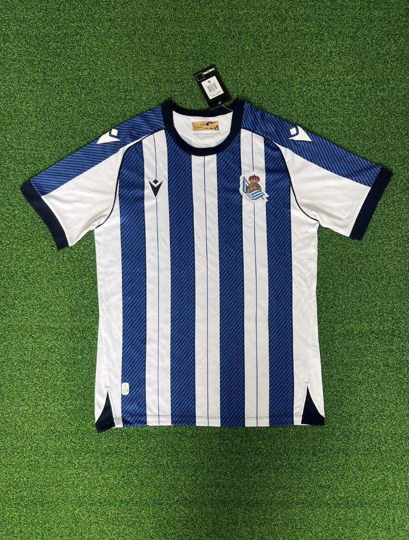 Real Sociedad Jersey 25/26 (Category: Activewear) located in Singapore. Submitted by calcio_sport_jersey (Listing ID 1384935330, Image 1). Description: 🎽PRE-ORDER: Customize Sports Jerseys✨ ✅ Easy Payment: Paynow ✅ Latest or Retro Style ✅ Pm Me For More Jersey Info ✅ Personalize: Name, Number, Patch ✅ Affordable Printing: $5 (Name + Number) ✅ Patch Add-ons: $2 each 🎉Free Shipping on 2+ items‼️🎉 Buy more and save on delivery/discount！ ⚠️ Delive