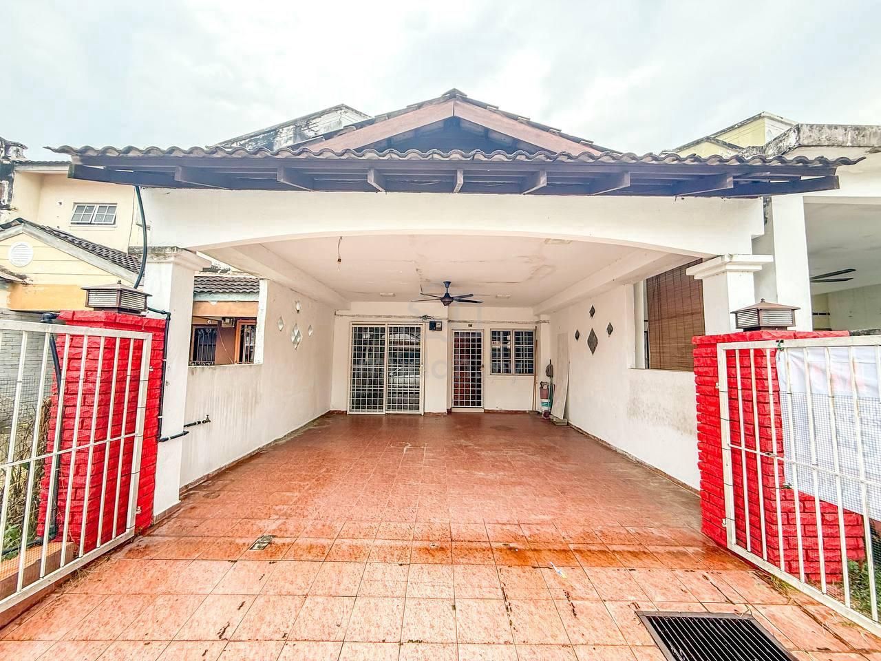 RENOVATED! Double Storey Terrace Lorong Cakera Purnama Puncak Alam ...