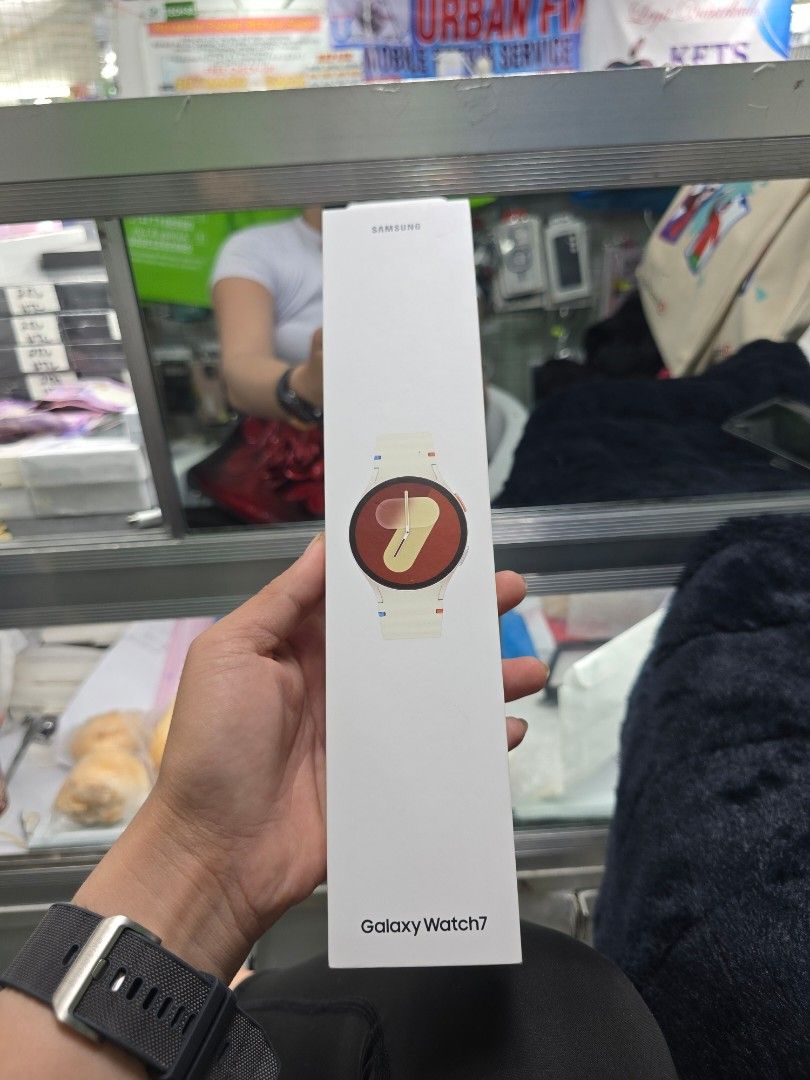 Samsung Galaxy Watch 7 40mm Original (Category: Wearables & Smart Watches) located in Manila. Submitted by lenweltong05295 (Listing ID 1384884885, Image 1). Description: Samsung Galaxy Watch 7 40mm Original Brandnew Sealed with Warranty Onhand Stock.