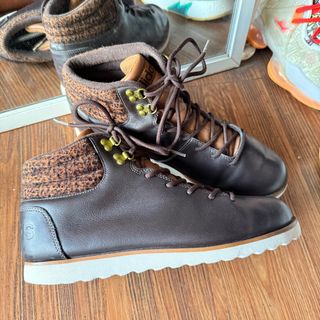 (Kategori: ) berada di . Dikirim oleh sneakerssecondmarket (ID iklan 1384885980, Gambar 1). Deskripsi: .
