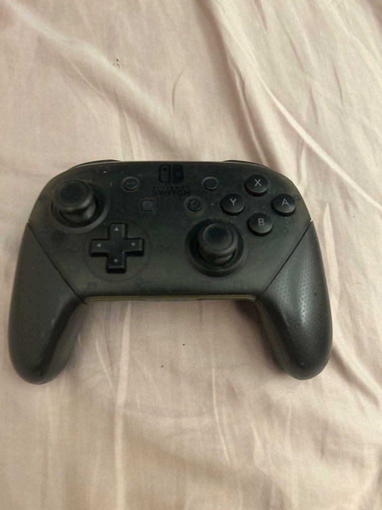 Switch controller （分類：其他）位於 Hong Kong。 由 randompieceofsxit 提交（商品編號 1384984408，圖片 1）。簡介： No box Used twice only 。