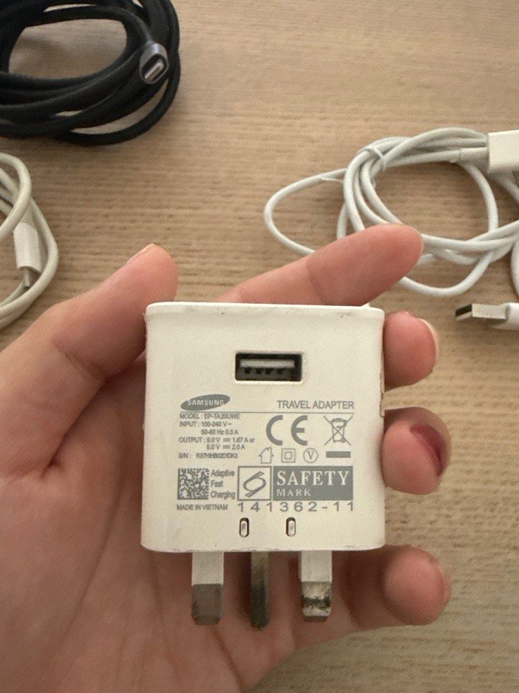 Type C Cables [BUNDLE] (Category: Cables & Adaptors) located in Kuala Lumpur. Submitted by k_zaz (Listing ID 1384931955, Image 3). Description: 5 x type c ( All for RM 30) 1 x Type A charging adapter (RM15) Take ALL FOR RM40- free Anker Cable holder.