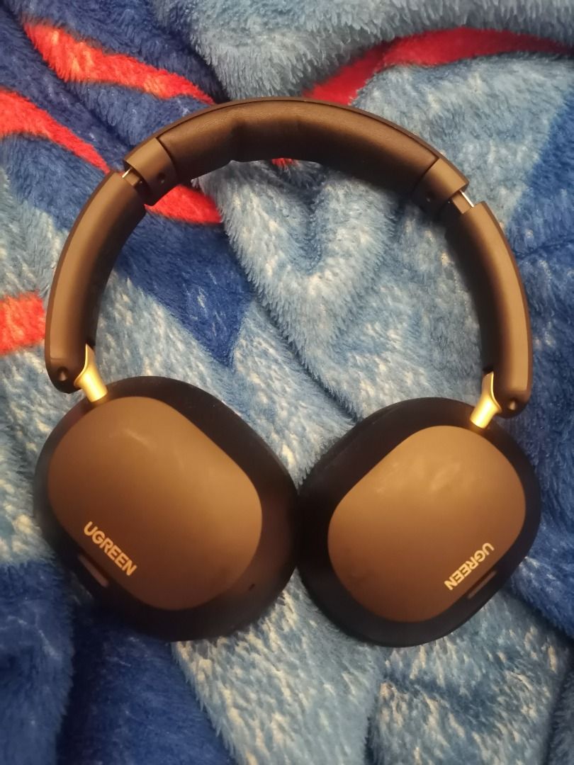 Ugreen Hitune max 5c (Category: Headphones & Headsets) located in Pasig City. Submitted by hancel.siat (Listing ID 1384875384, Image 3). Description: Ugreen Hitune max 5c - No Box (naitapon unfortunately) but with type C to type C cable to charge and also to use it if you want it wired plus the legendary banana stand para may lagayan ka na 😂 - I'll put a bubble wrap once ipapa courier para mas secured -800 fixed price (used it less than 10x) RFS