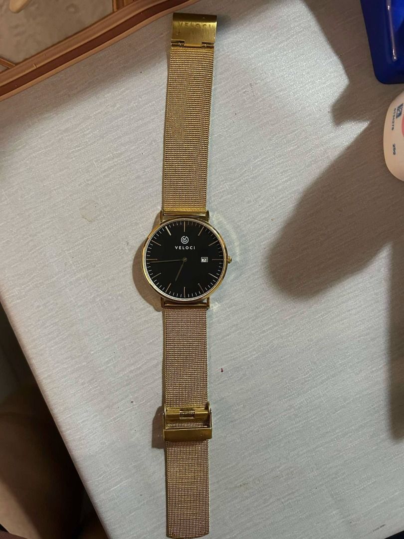 VELOCI VE1203K - Slim Watch (Category: Men's Watches) located in Pasig City. Submitted by grutskieee (Listing ID 1384943347, Image 2). Description: - Adjustable Strap - No discoloration - Comes with original box.