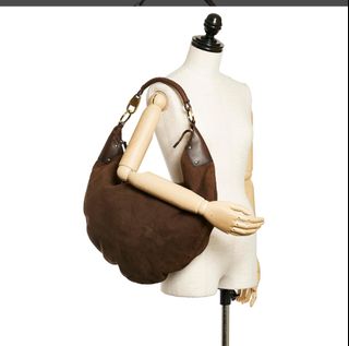 (Category: ) located in . Submitted by stylexfashionx (Listing ID 1385000715, Image 1). Description: .