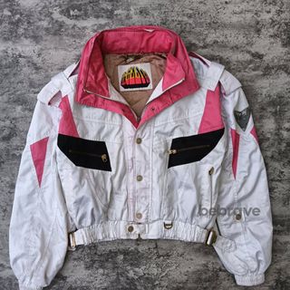 (Kategori: ) berada di . Dikirim oleh bebravethriftshop (ID iklan 1384991865, Gambar 1). Deskripsi: .