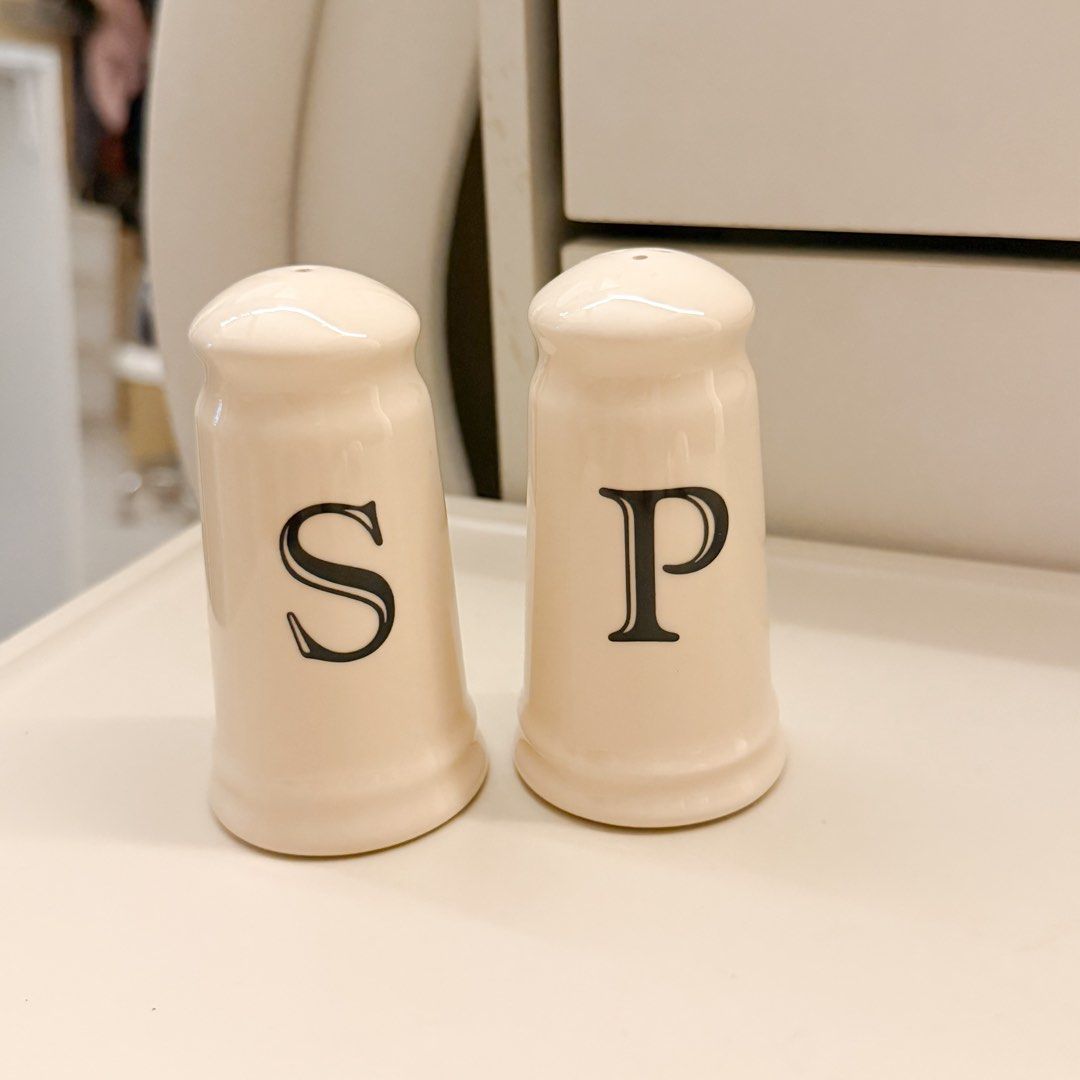 Vintage Salt & Pepper Shakers (Category: Other Kitchenware & Tableware) located in Antipolo. Submitted by rosywardrobe (Listing ID 1384918567, Image 2). Description: 🎀 MAKE READING A HABIT 🎀 • No order form, no reservation! • Strictly 1 day reservation • Payment first before order processing • No return, No exchange • Don’t make an offer if you’re not 100% sure • No shipping every weekends — PAYMENT CHANNELS — • GCash • Maya • BDO • Unionbank —