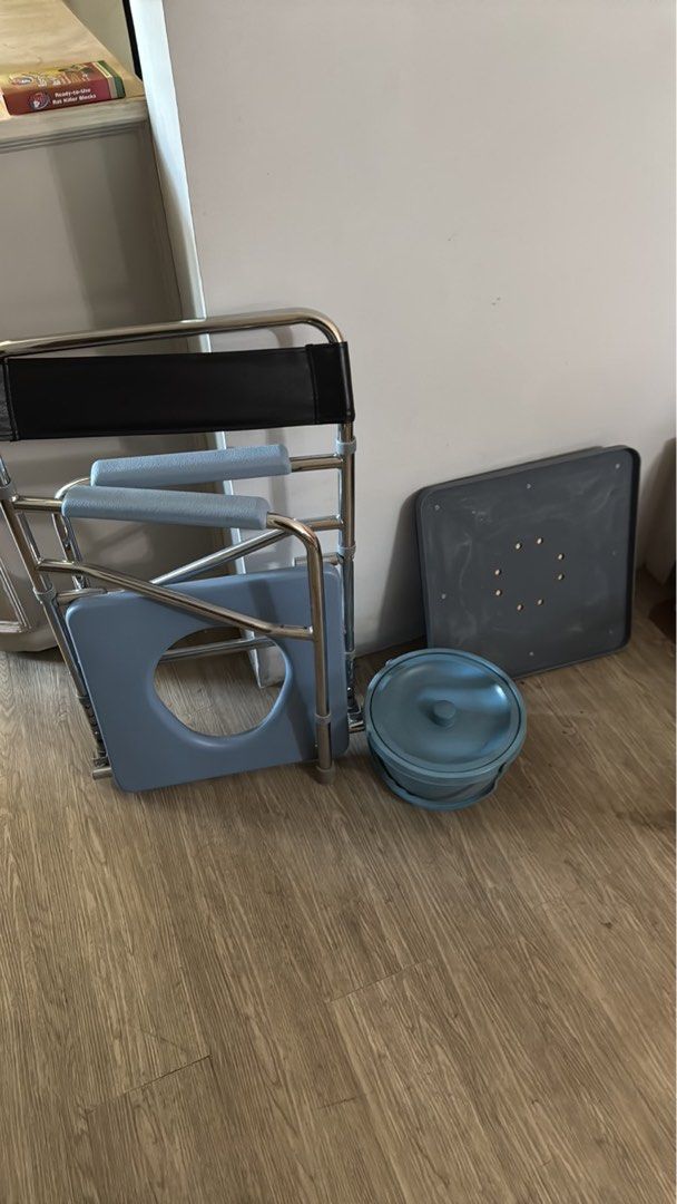 Wheel Chair/Walker/Comode (Category: Wheelchairs) located in Mandaluyong City. Submitted by girlieadelacruz28 (Listing ID 1385014317, Image 2). Description: 1 month used Comode 1 year used wheelchair/walker from US .