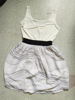 (Category: ) located in . Submitted by shopwith.missy (Listing ID 1384852071, Image 1). Description: .