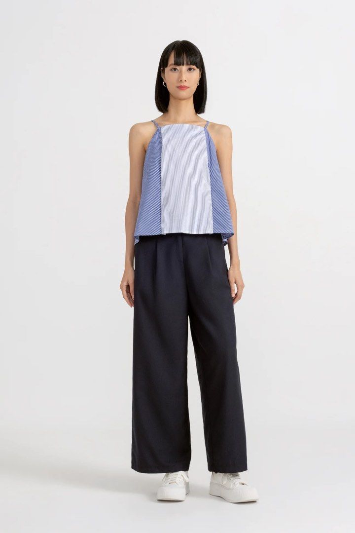 Y21 Lucille Contrast Panel Stripe Top (Category: Sleeveless) located in Singapore. Submitted by fastdealzpls (Listing ID 1385019085, Image 1). Description: Model: 230531-1BU | Urban Resort 2023 Halter neckline Hi-low hemline Without lining, non-stretchable Sheerness: Opaque 100% Cotton fabric.