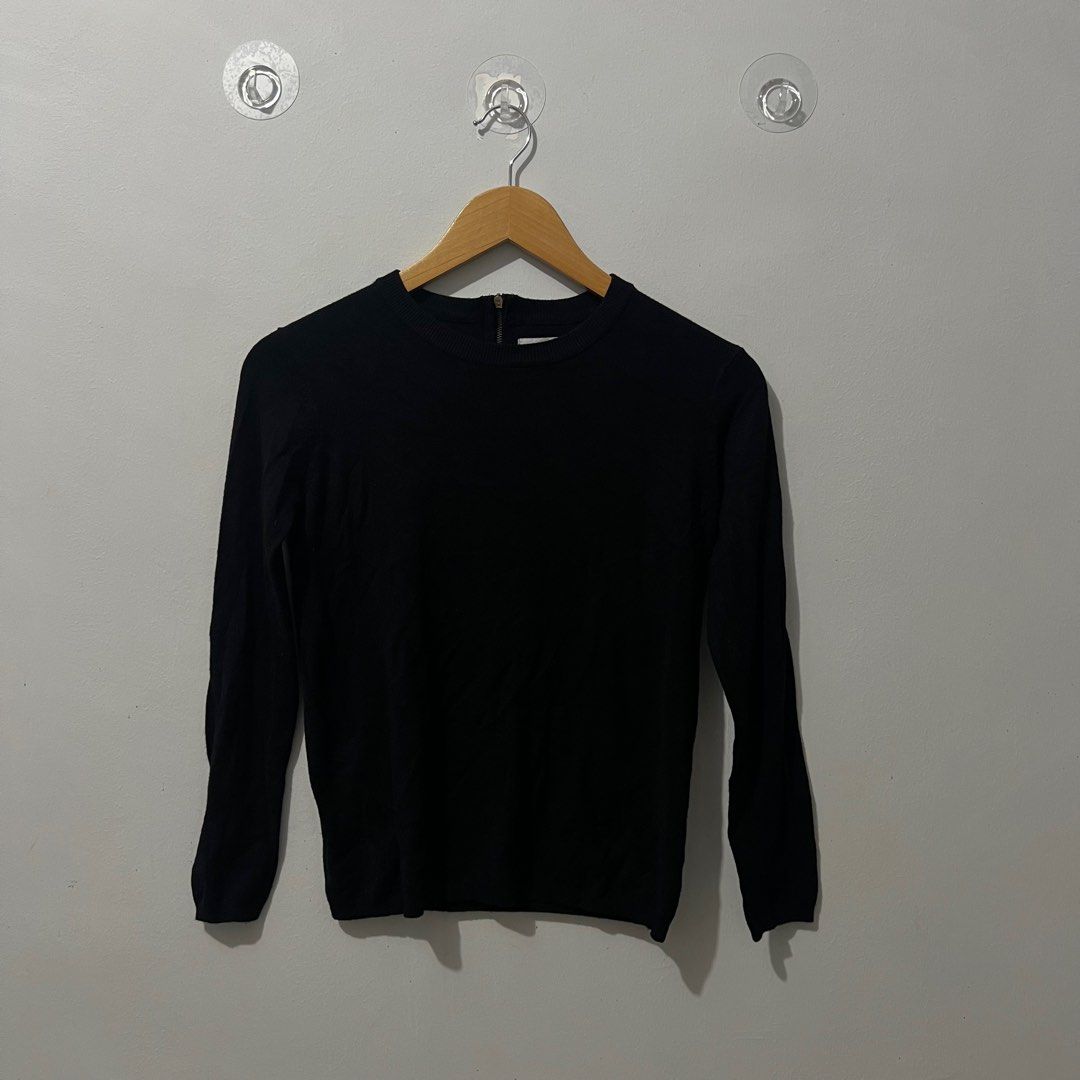Zara Knit pullover (Category: Others Tops) located in Lucena. Submitted by macxi (Listing ID 1384951009, Image 1). Description: .