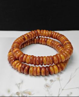 俄料高油算盤珠老蜜蠟手鍊
10mm15g手圍19cm
HK＄250(1條)🔔順豐到付🔔
珍貴有機寶石，具有辟邪、保平安作用，有助於促進血液循環、鎮靜安神、招財納福等。
                💫琥珀蜜蠟💫
          👍《養生有機寶石》👍
                 🙏不議價🙏＄300以上可面交,港鐵元朗站下午四點後🙏預約64196077654915110