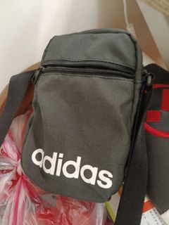 由 s112113528420 (刊登 ID 1385134176，圖片 1) 提交，位於 的 (類別：)，說明：。