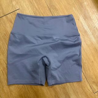 由 lynnnnn33 (刊登 ID 1385173454，圖片 1) 提交，位於 的 (類別：)，說明：。