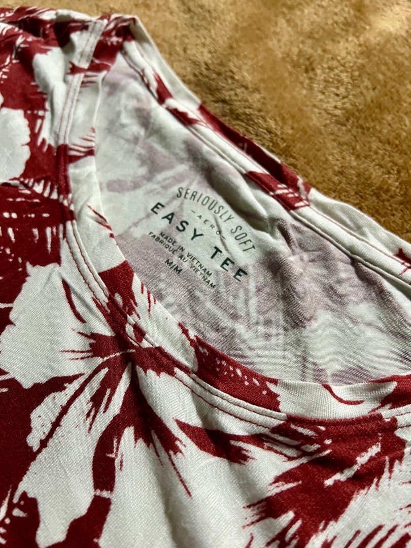 Aerospostalé Easy Tee Croptop (Category: Shirts) located in Mandaluyong City. Submitted by declutteredby.iya (Listing ID 1385095682, Image 2). Description: Aeropostalé Easy Tee Croptop Price: PHP 250.00 +lsf Color: Red Size: Small to Medium - great condition - good as new , once lang po nagamit RFS: declutering 📌on hand 📌MOD: Gogo express, lalamove, grab , angas padala, J&T Express 📌MOP: Gcash, Maya, Gotyme DOP: PAYO ✉️dm me if interested 😊.