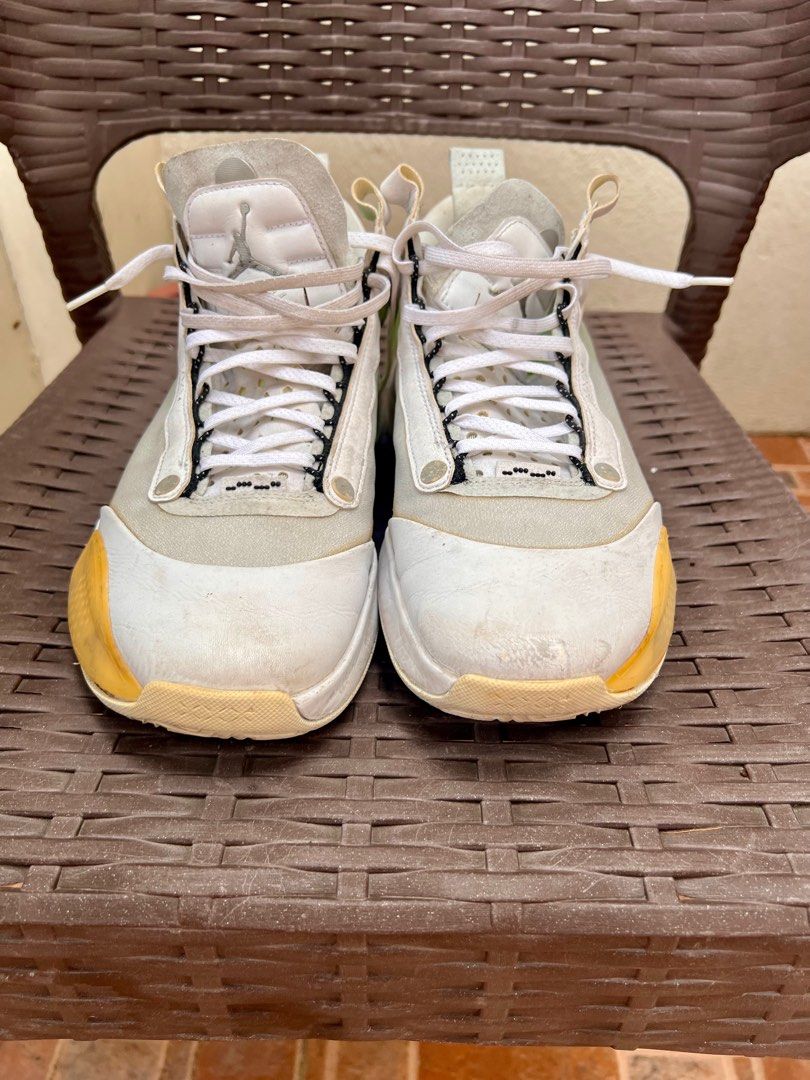Air Jordan 34 Low Triple White (Category: Sneakers) located in Las Pinas. Submitted by preloved_jc54 (Listing ID 1385057376, Image 2). Description: Very comfortable and right fit for playing ball. Has sole seps from the sides. (Check on the pictures). Need restoration..