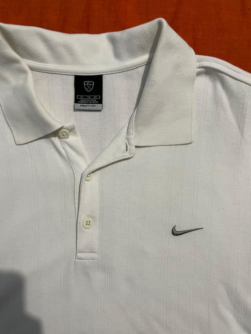 Baju kaos kerah NIKE